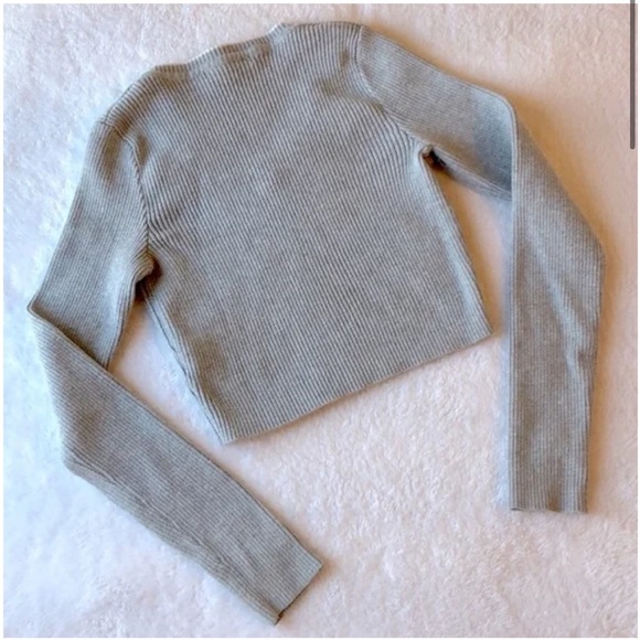 Brandy Melville Milena Sweater - Picture 2 of 6